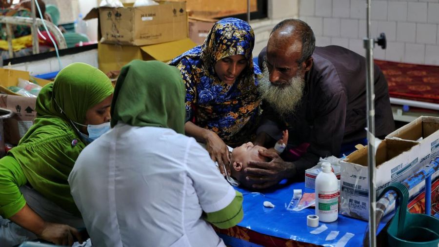 Seorang anak yang menderita campak menjalani perawatan di Rumah Sakit Penyakit Menular di Dhaka, Bangladesh, pada 9 September 2026.