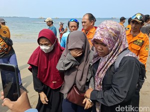 Tangis Histeris Istri Jurnalis yang Hilang di Anak Krakatau: Tolong Pak...