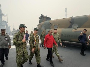 Kapal Jepang Bawa 3 Heli Chinook Tiba di Kalbar, Siap Bantu Atasi Karhutla