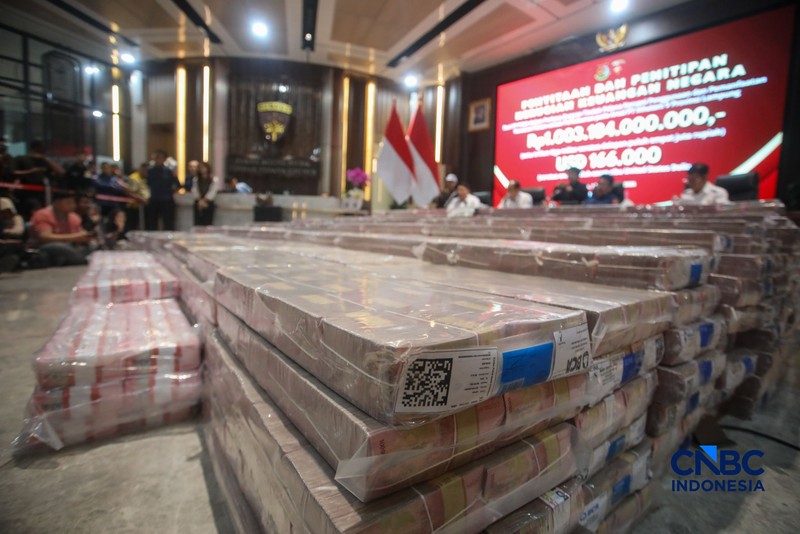 Kejaksaan Agung menggelar konferensi pers terkait dugaan korupsi Penggunaan dan Pemanfaatan Kawasan Hutan di Gedung Jampidsus, Kejaksaan Agung (Kejagung), Jakarta, Kamis (10/9/2026). (CNBC Indonesia/Faisal Rahman)