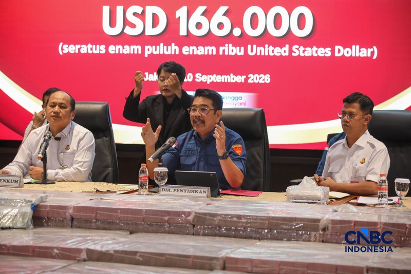 Kejaksaan Agung menggelar konferensi pers terkait dugaan korupsi Penggunaan dan Pemanfaatan Kawasan Hutan di Gedung Jampidsus, Kejaksaan Agung (Kejagung), Jakarta, Kamis (10/9/2026). (CNBC Indonesia/Faisal Rahman)