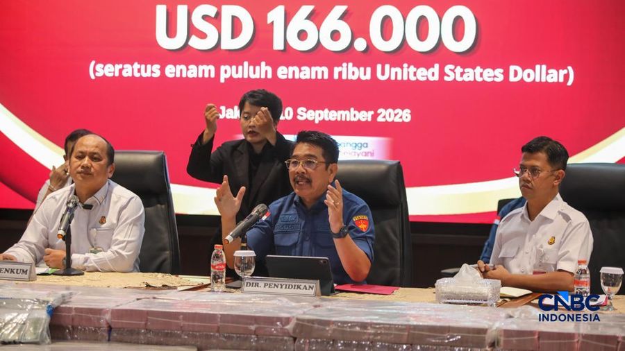 Kejaksaan Agung menggelar konferensi pers terkait dugaan korupsi Penggunaan dan Pemanfaatan Kawasan Hutan di Gedung Jampidsus, Kejaksaan Agung (Kejagung), Jakarta, Kamis (10/9/2026). (CNBC Indonesia/Faisal Rahman)