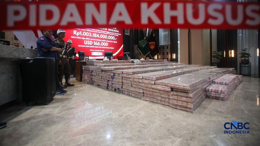 Kejaksaan Agung menggelar konferensi pers terkait dugaan korupsi Penggunaan dan Pemanfaatan Kawasan Hutan di Gedung Jampidsus, Kejaksaan Agung (Kejagung), Jakarta, Kamis (10/9/2026). (CNBC Indonesia/Faisal Rahman)