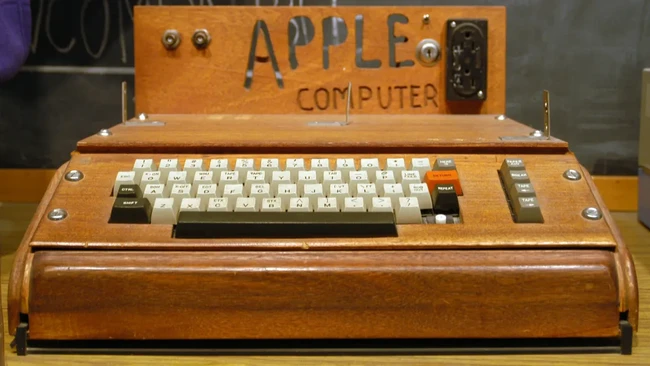 Harga Komputer Apple Tembus Rp 14 Miliar