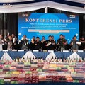 Konferensi Pers pemusnahan barang hasil penindakan Rokok dan Minuman mengandung alkohol Ilegal di Bandar Lampung, Kamis (10/9/2026). (Dok. DJBC Kemenkeu)