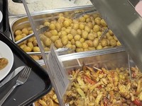 Makan siang sekolah gratis di Swedia. (Tangkapan Layar Video/Swedish Institute)