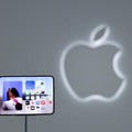 Perangkat iPhone Duo lipat baru dipamerkan dalam acara Apple di Steve Jobs Theater di Cupertino, California, AS, pada 9 September 2026. (REUTERS/Carlos Barria)