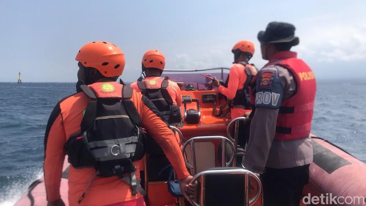 Sampan Fiber Pecah Dihantam Kayu di Perairan Pulukan, Satu Nelayan Hilang