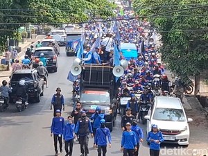 Video: Buruh di Purwakarta Turun ke Jalan,Tuntut Kepastian Hukum UU Ketenagakerjaan