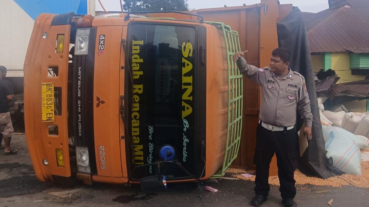 Detik Kecelakaan Beruntun di Sibolangit Sebabkan Rumah-Sekolah Rusak