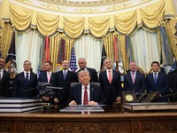 U.S. President Donald Trump delivers remarks on his administration's healthcare policies, in the Oval Office at the White House in Washington, D.C., U.S., August 31, 2026. REUTERS/Evelyn Hockstein