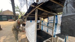 Ceceran Bungkus Kondom Ungkap Bilik Mesum di Pantai Pemalang