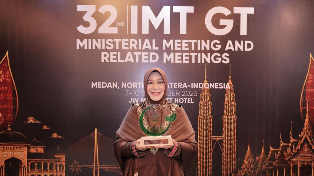 Walkot Illiza Terima IMT-GT Green City Award, Raih Silver Pengelolaan Sampah