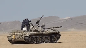 Video Baku Tembak Tentara Yaman dan Pasukan Houthi