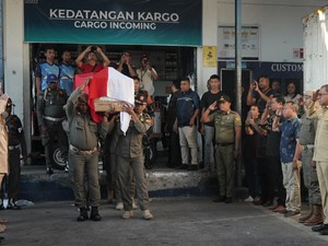 Jenazah 2 Korban Penembakan KKB Tiba di Kupang, Disambut Wagub NTT