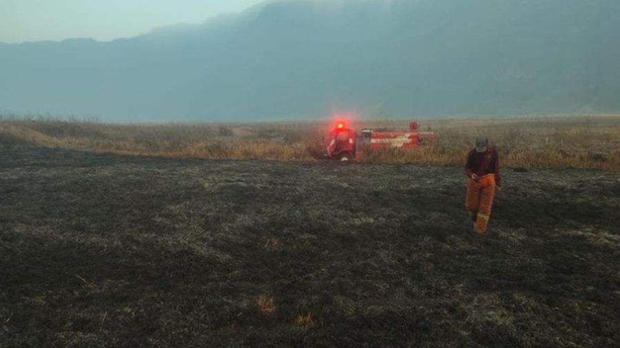 Kebakaran di Sabana Blok Penggol dekat Bukit Teletubbies Gunung Bromo. (Foto: Istimewa via Detikcom)