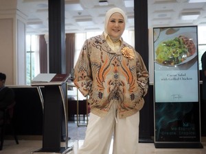 Leny Rafael Senang Artis Padukan Wastra Nusantara Berbalut Modern Luxury