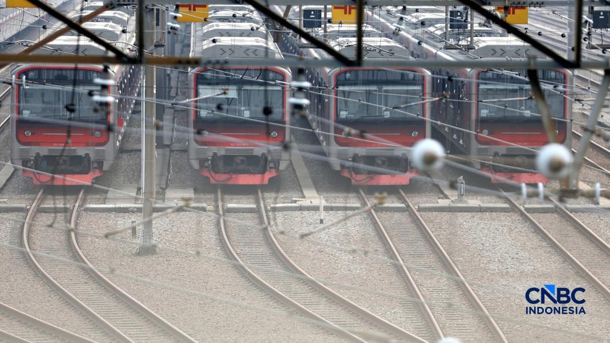 Bos KAI Curhat ke DPR Pesanan KRL Baru dari INKA Molor Setahun Lebih