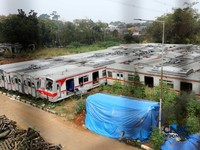 Sejumlah bangkai rangkaian Kereta Rel Listrik (KRL) Commuter tertata di Dipo Kereta, Depok, Jawa Barat, Jumat (11/9/2026). (CNBC Indonesia/Tri Susilo)