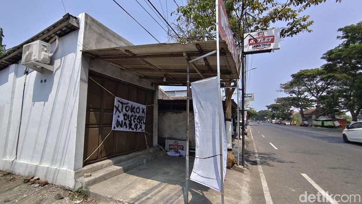 Tak Kantongi Izin, Toko Jual Miras di Ponorogo Ditutup Paksa Warga