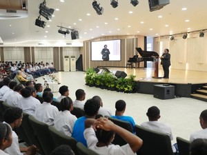 Wamendagri Dorong Anak-anak Tanah Papua Jadi Agen Perubahan