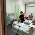 Wapres Gibran meninjau korban keracunan MBG di Karo. (Dok. Sekretariat Presiden)