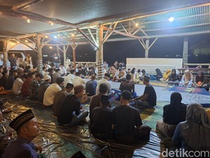 8 Orang Hilang di Gunung Anak Krakatau, Warga Carita Gelar Istigasah