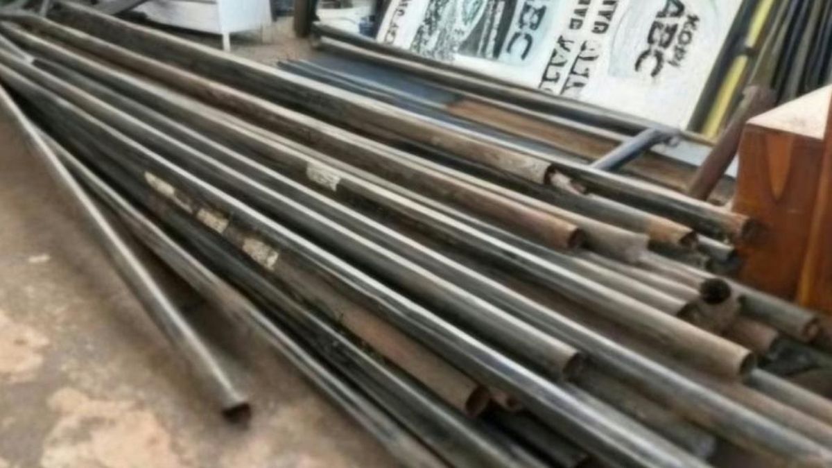 Pemuda Pasuruan Pencuri Besi Reklame-Alat Proyek Rp135 Juta Diringkus