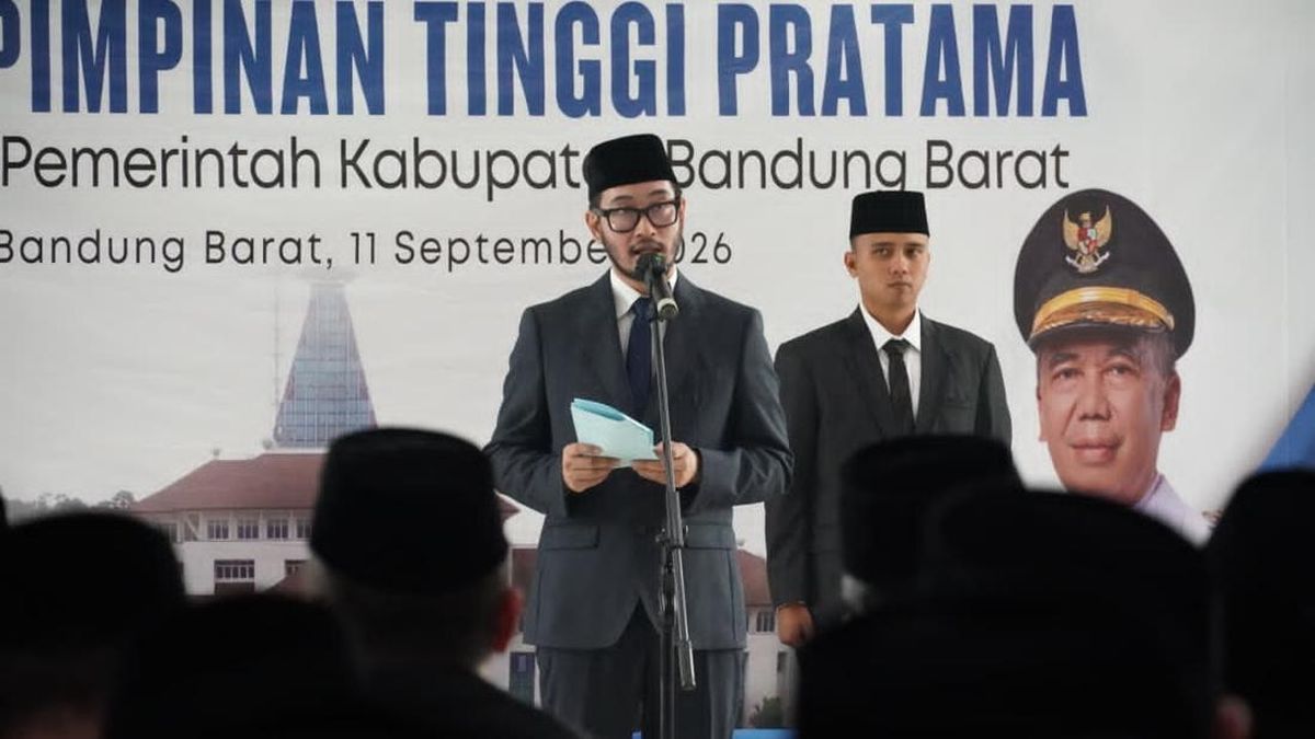 Bupati Jeje Lantik 11 Pejabat KBB, Tekankan Kinerja Nyata