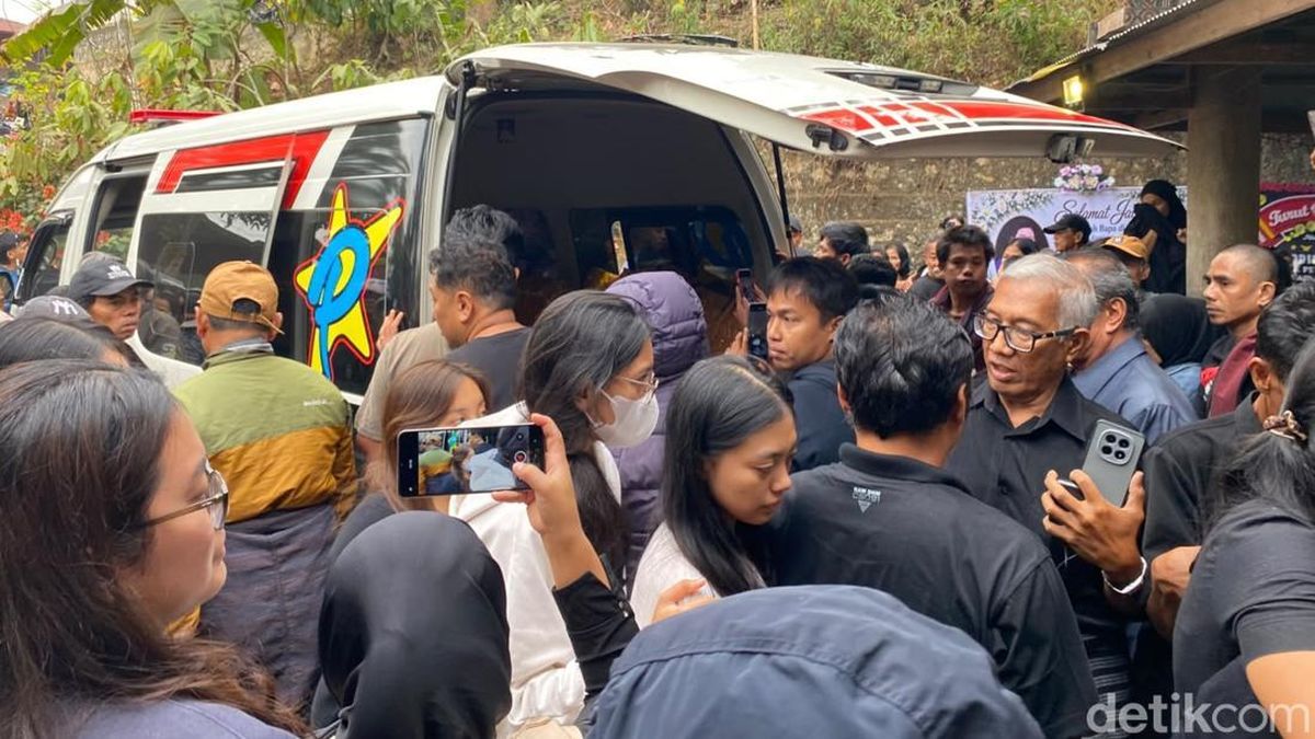Jenazah Aprida Rapi Korban Penembakan KKB Disambut Tangis Keluarga di Toraja