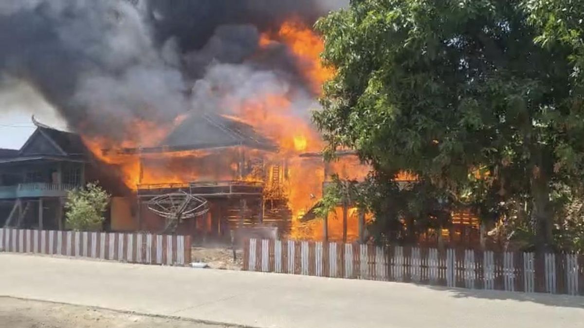 Kebakaran Hebat di Sanrangeng Bone, 10 Rumah Dilaporkan Hangus