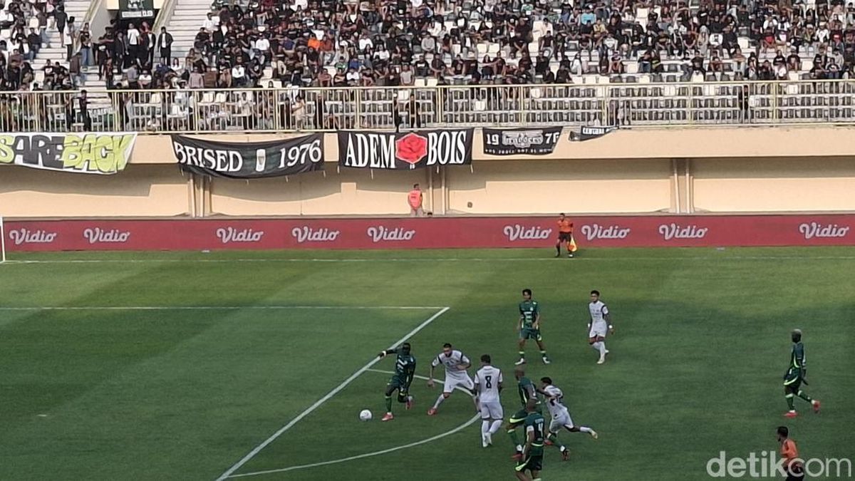 PSS Sleman Tertinggal 0-1 dari Madura United di Babak Pertama