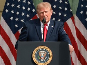 Trump Perintahkan Setop Ekspor Solar Imbas Harga Naik