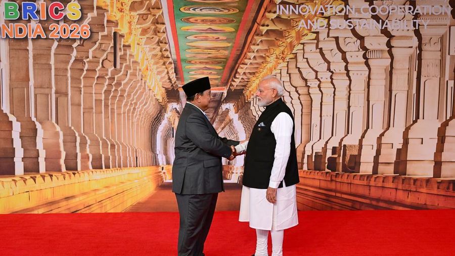 Presiden Prabowo Subianto tiba di Bharat Mandapam, New Delhi, India, untuk mengikuti Konferensi Tingkat Tinggi (KTT) ke-18 BRICS 2026, Sabtu (12/9/2026). (Dok. Muchlis Jr - Biro Pers, Media, dan Informasi Sekretariat Presiden)