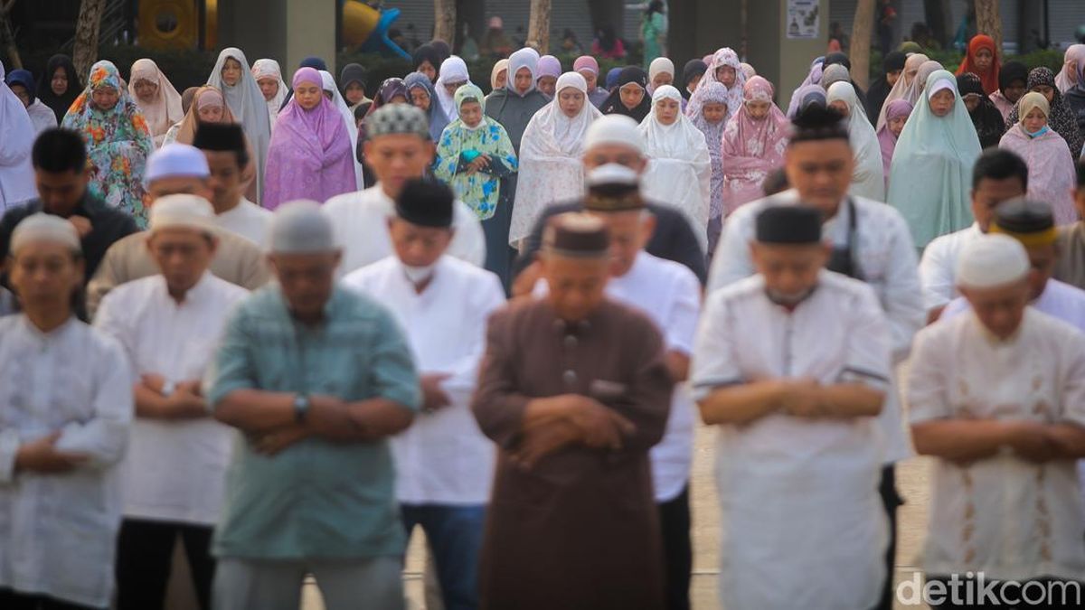 Salat Istisqa Digelar, Warga Berharap Hujan Segera Turun