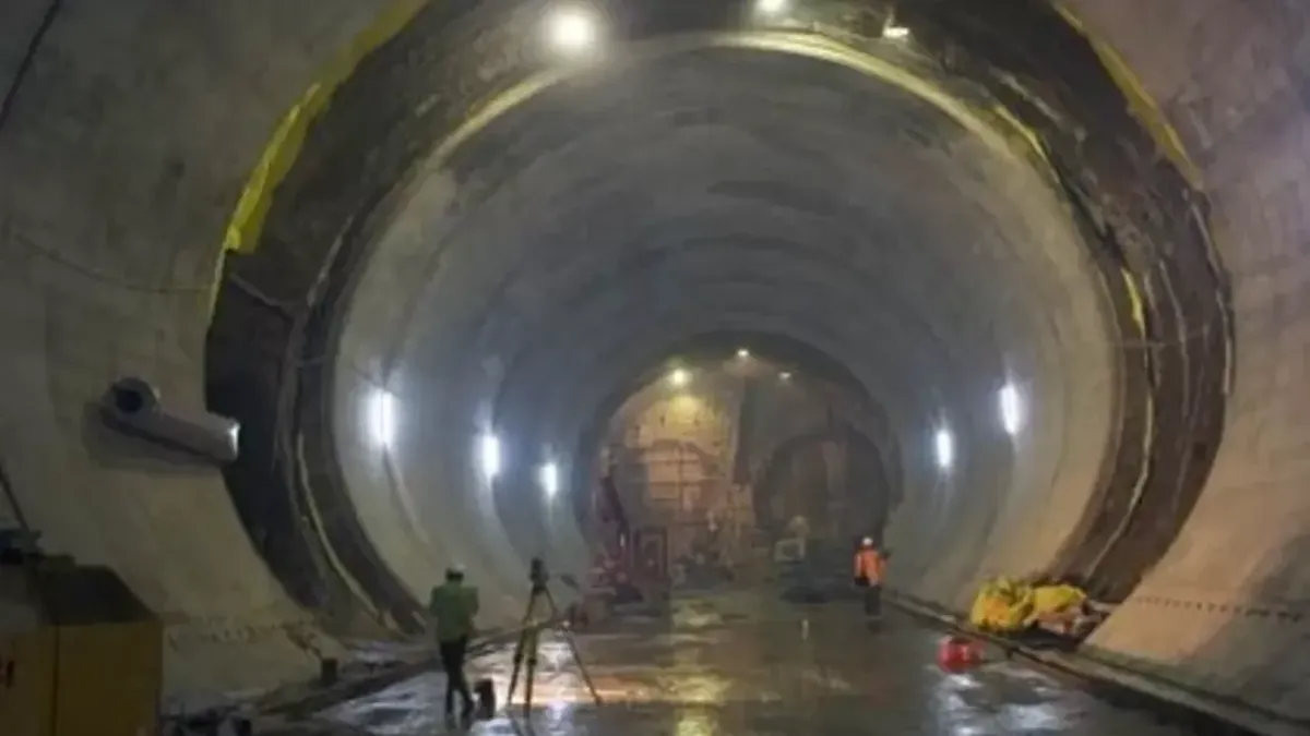 China Builds Impressive Underwater High-Speed Rail Tunnel