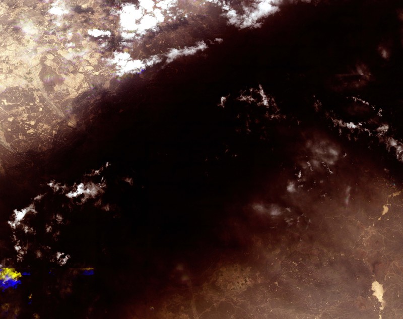 Citra satelit memperlihatkan kepulan asap hitam membubung dari area jalur pipa minyak Timur-Barat Arab Saudi di sebelah selatan Madinah, wilayah Hijaz, Arab Saudi, pada 10 September 2026. (via REUTERS/2026 Planet Labs PBC)