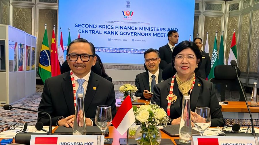 Gubernur Bank Indonesia Destry Damayanti dan Wakil Menteri Keuangan RI Juda Agung dalam  Pertemuan Menteri Keuangan dan Gubernur Bank Sentral BRICS (2nd BRICS Finance Ministers and Central Bank Governors Meeting/BRICS FMCBG) pada 910 September 2026 d