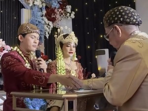 Video: Irma Darmawangsa dan Irfan Sebaztian Resmi Menikah