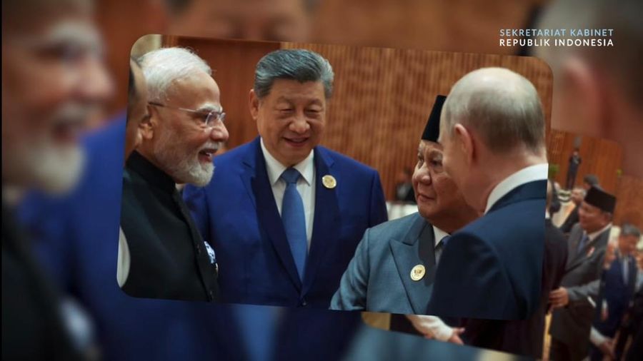 Presiden RI Prabowo Subianto berbincang hangat dengan sejumlah pemimpin dunia di sela-sela Konferensi Tingkat Tinggi BRICS ke-18 di New Delhi, India, Sabtu (12/9/2026). (Dok. Muchlis Jr - Biro Pers, Media, dan Informasi Sekretariat Presiden)