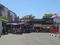 Antrean pengisian BBM disejumlah  SPBU Pertamina di Makassar. (Dok. PT Pertamina Patra Niaga)