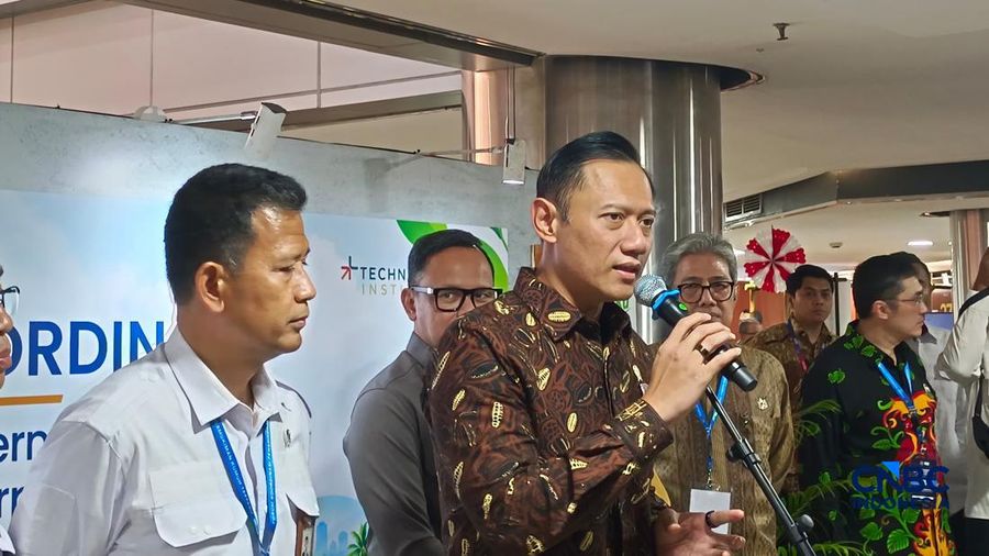 Menko AHY saat konferensi pers di Auditorium BRIN, Jakarta, Senin (14/9/2026). (CNBC Indonesia/Martyasari Rizky)