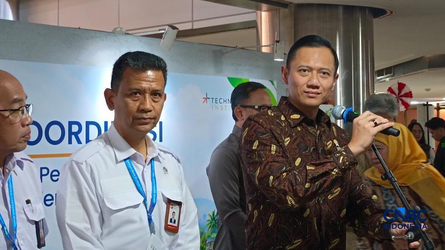 Menko AHY saat konferensi pers di Auditorium BRIN, Jakarta, Senin (14/9/2026). (CNBC Indonesia/Martyasari Rizky)