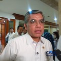 Menteri Ketenagakerjaan (Menaker) Yassierli saat ditemui usai menyerahkan DIM RUU Pelindungan Ketenagakerjaan ke Komisi IX DPR RI, Jakarta, Senin (14/9/2026). (CNBC Indonesia/Martyasari Rizky)