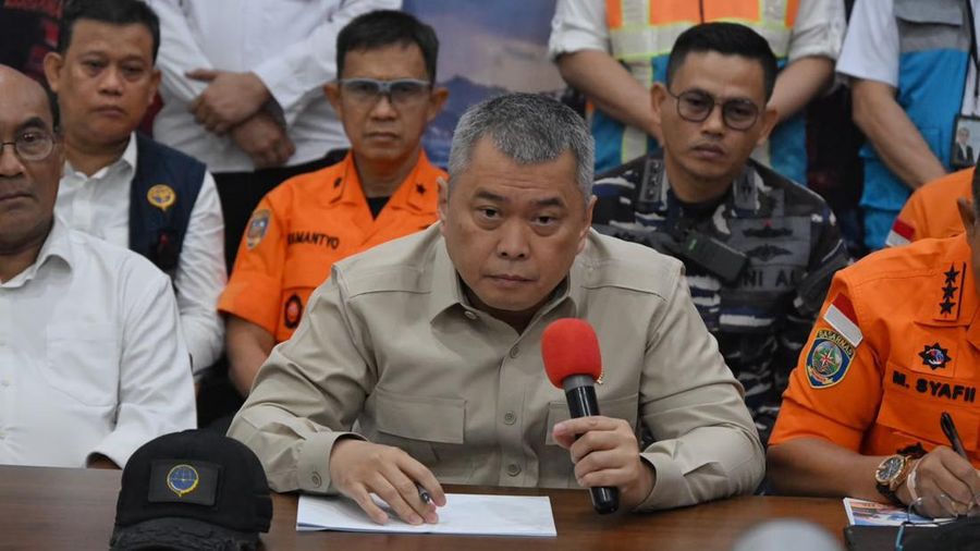 Menhub Dudy Purwagandhi dalam konferensi pers tentang kecelakaan KMP Virgo Transport 8  yang digelar di Pelabuhan Trisakti, Banjarmasin, Kalimantan Selatan, Senin (14/9/2026). (Chris - BKIP Kemenhub)