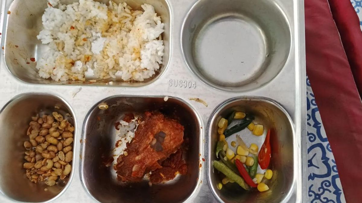 Siswa di Lombok Tengah Temukan Ulat Meliuk pada Menu MBG, SPPG Buka Suara