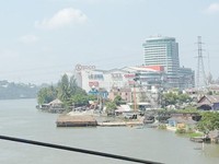 Sebuah video yang beredar di media sosial memperlihatkan kondisi Air Sungai Mahakam di wilayah Samarinda, Kalimantan Timur, tampak lebih jernih dari biasanya. (Tangkapan Layar Video Instagram/leonytiani03)