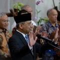 Suahasil Nazara memberikan keterangan pers kepada media di Gedung Djuanda Kementerian Keuangan, Jakarta, Senin, (14/9/2026). (CNBC Indonesia/Muhammad Sabki)