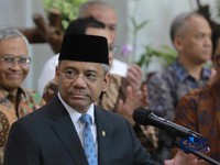 Suahasil Nazara memberikan keterangan pers kepada media di Gedung Djuanda Kementerian Keuangan, Jakarta, Senin, (14/9/2026). (CNBC Indonesia/Muhammad Sabki)
