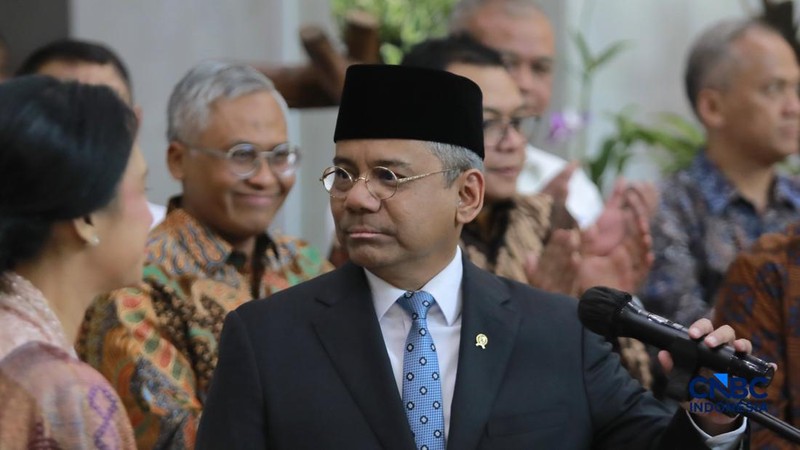 Suahasil Nazara memberikan keterangan pers kepada media di Gedung Djuanda Kementerian Keuangan, Jakarta, Senin, (14/9/2026).